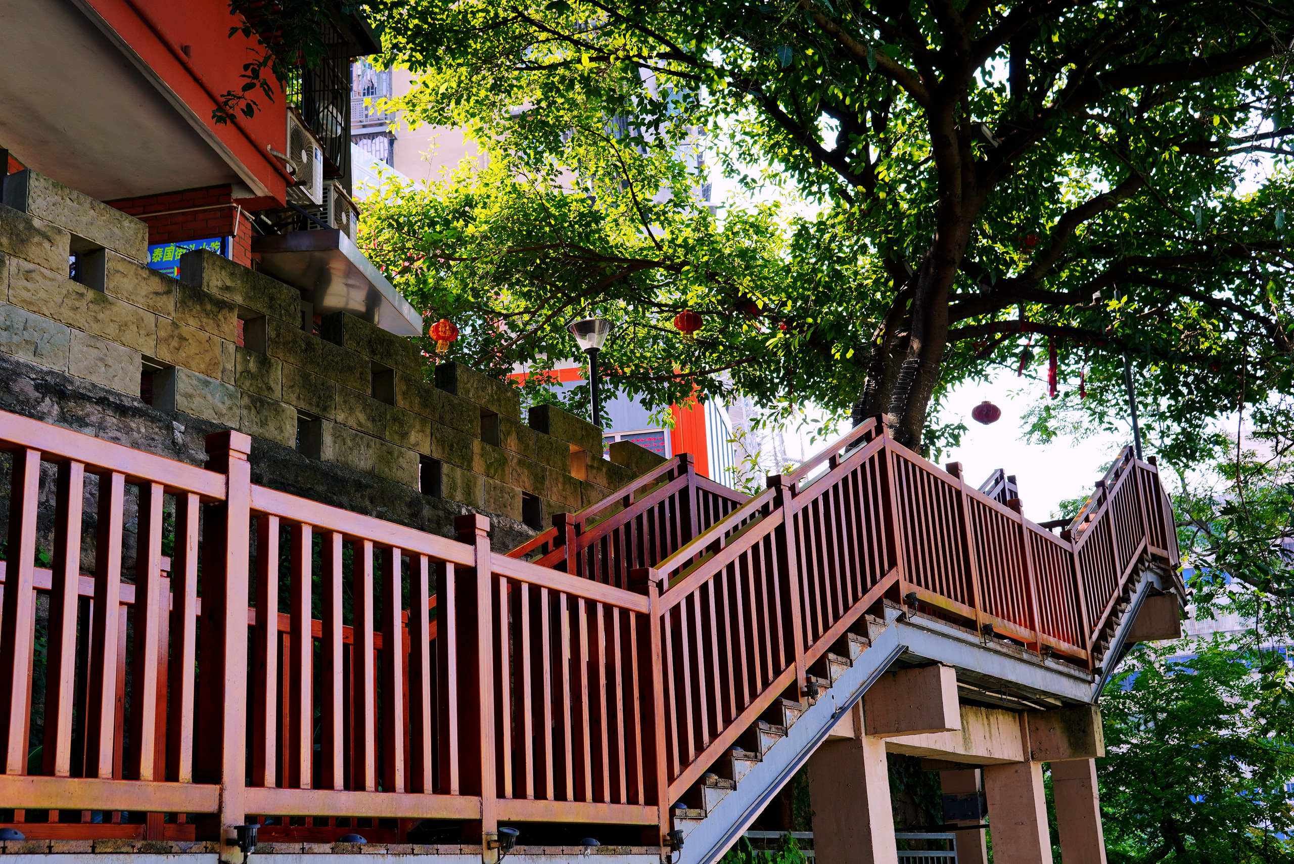 重庆戴家巷悬崖栈道